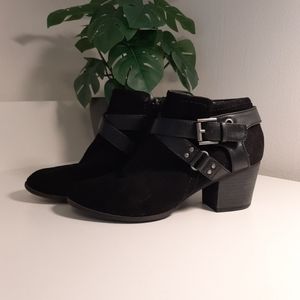 Indigo Rd. Black Sablena Ankle Boot Size 6M